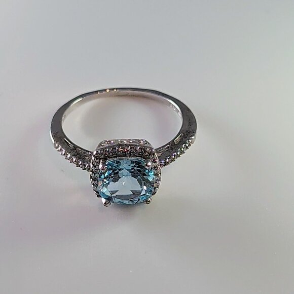 Sterling Silver Blue Topaz & Cubic Zirconia Halo Ring Size 8 - Picture 2 of 9